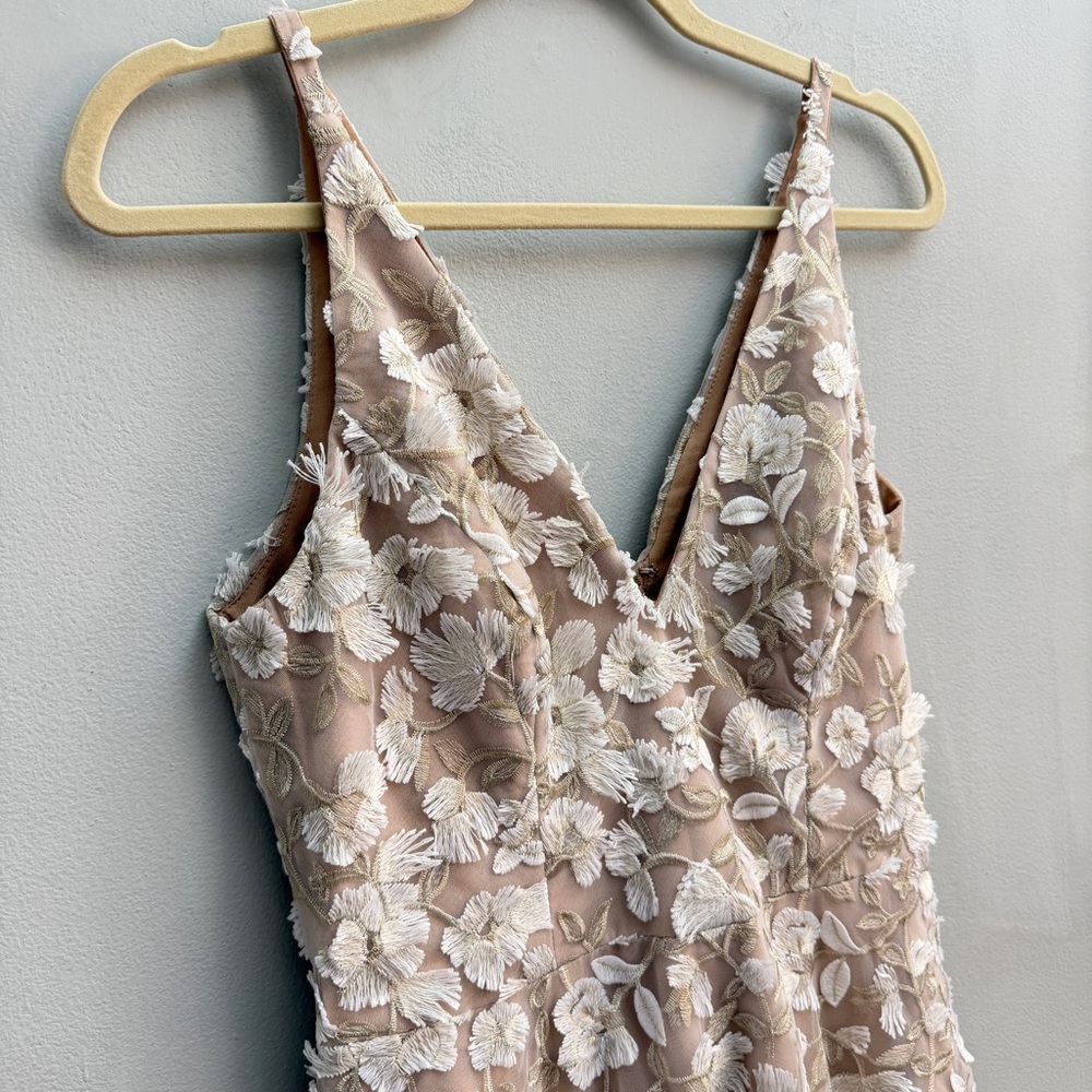 *New* Dress the Population Elisa floral-embroidered midi dress, Size Medium - Picture 4 of 9